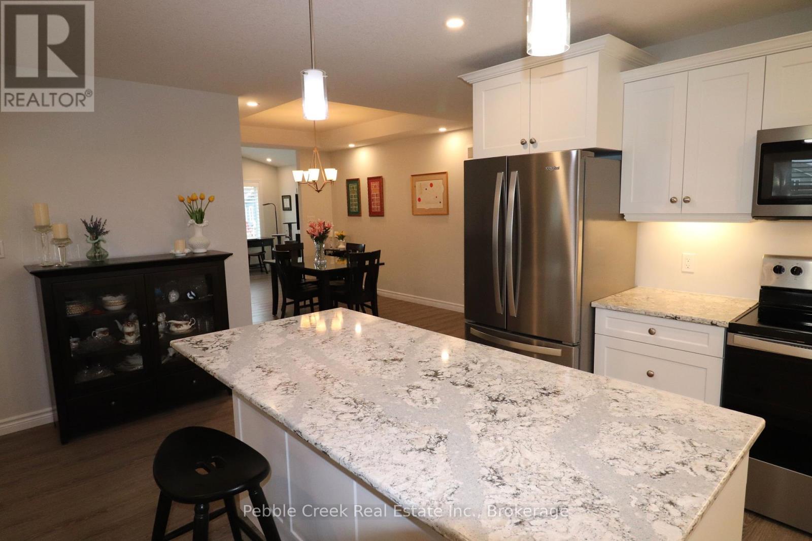 112 Huron Heights Drive, Ashfield-Colborne-Wawanosh (Colborne Twp), ON - Indoor Photo Showing Kitchen With Upgraded Kitchen