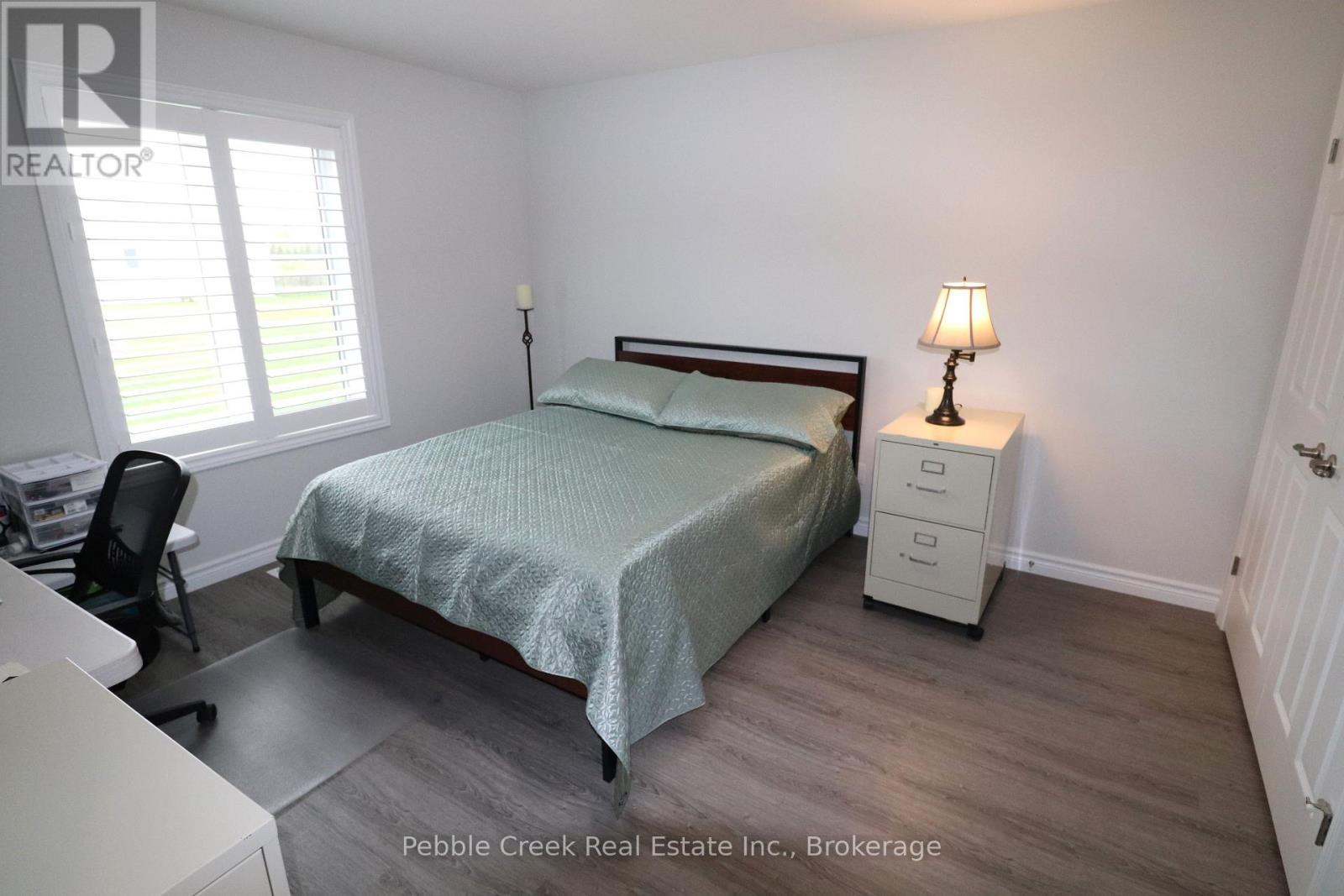 112 Huron Heights Drive, Ashfield-Colborne-Wawanosh (Colborne Twp), ON - Indoor Photo Showing Bedroom