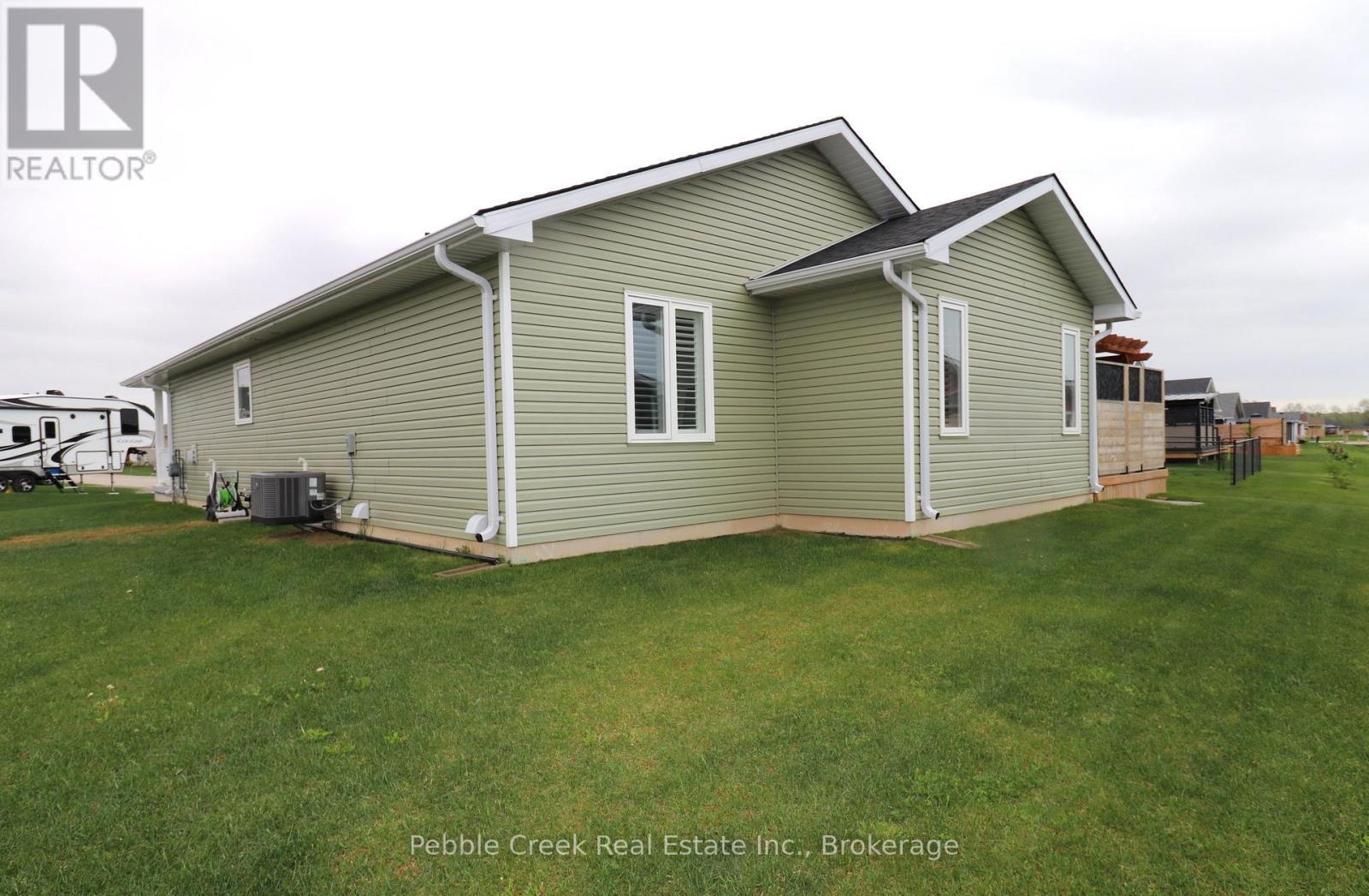 112 Huron Heights Drive, Ashfield-Colborne-Wawanosh (Colborne Twp), ON - Outdoor With Exterior