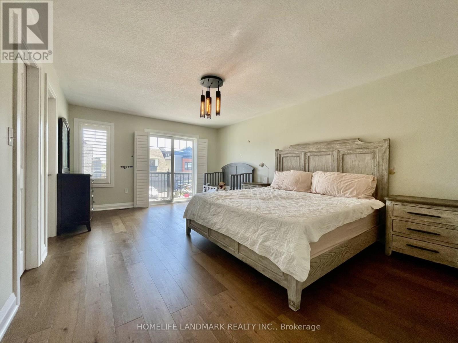 Upper Unit - 33 Olympic Gate, Barrie, ON - Indoor Photo Showing Bedroom