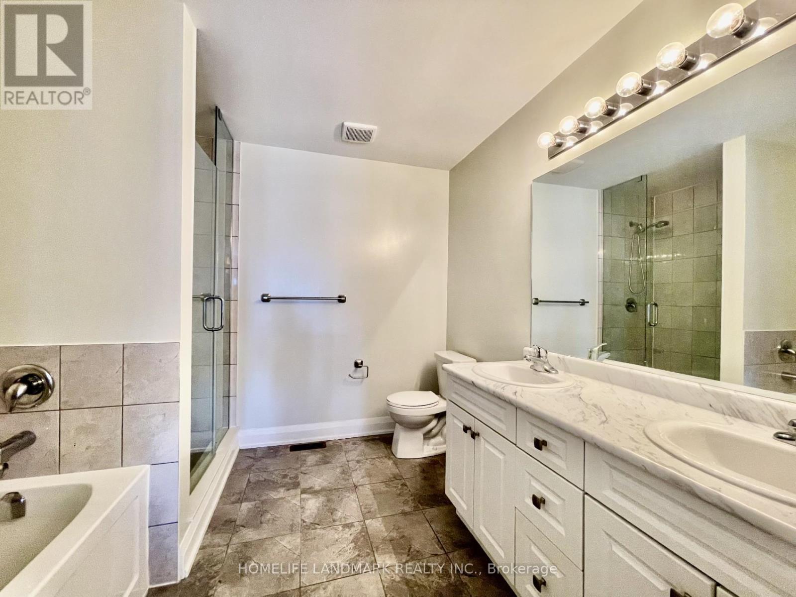 Upper Unit - 33 Olympic Gate, Barrie, ON - Indoor Photo Showing Bathroom