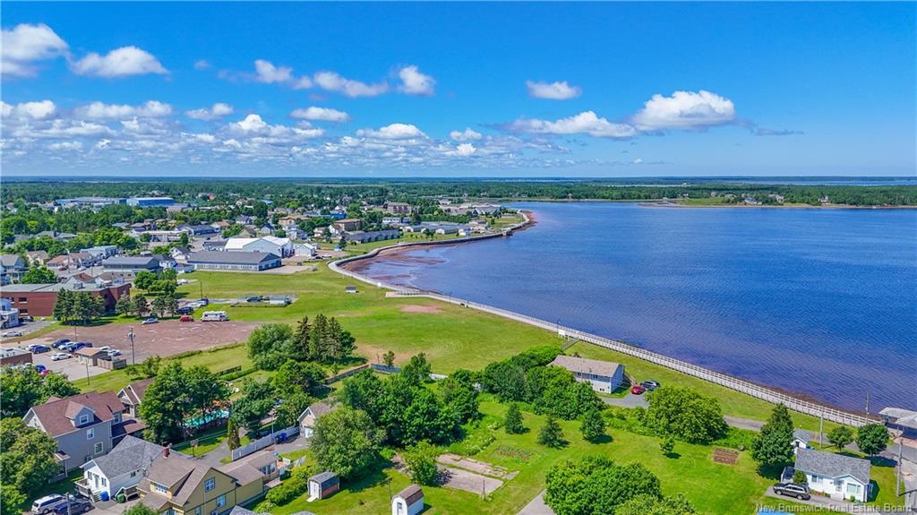 204 Jd Gauthier Blvd, Shippagan, NB