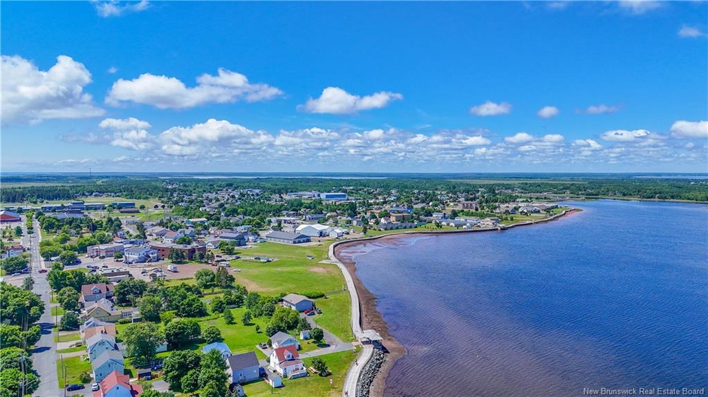 204 Jd Gauthier Blvd, Shippagan, NB