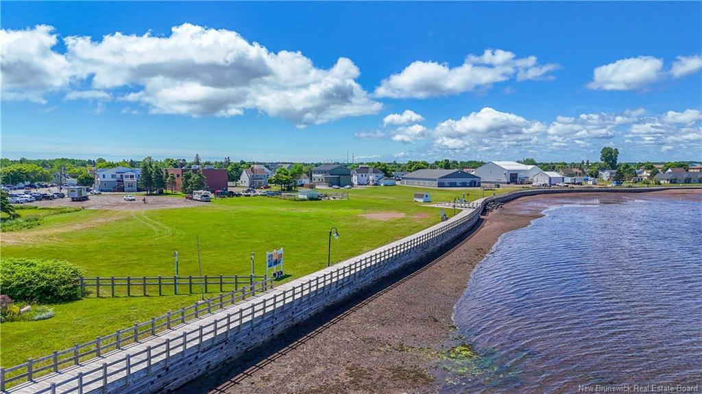 204 Jd Gauthier Blvd, Shippagan, NB