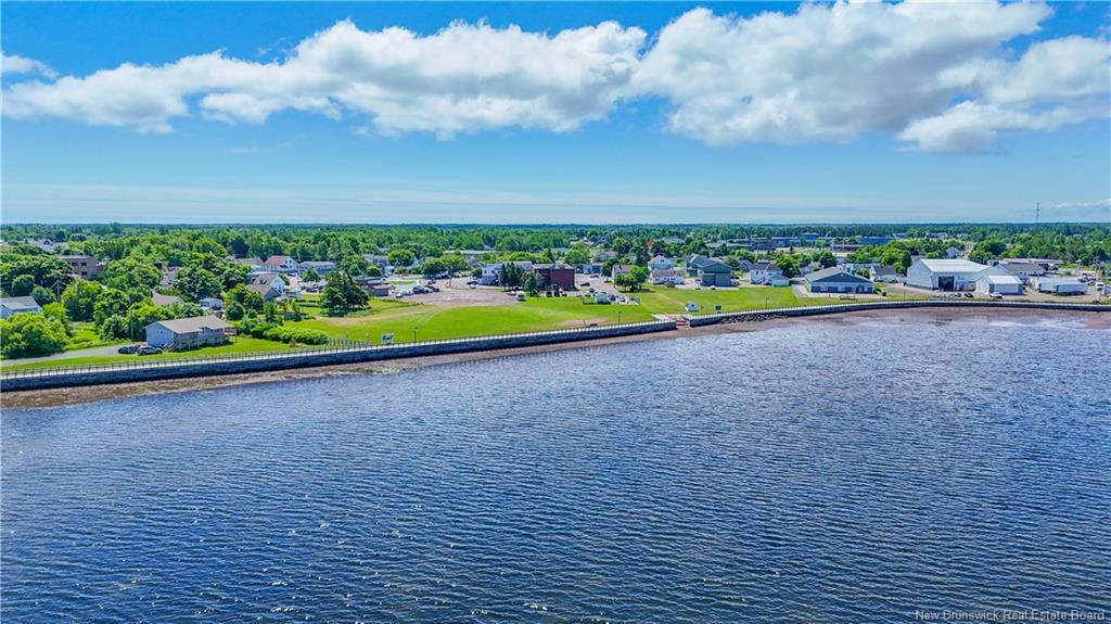 204 Jd Gauthier Blvd, Shippagan, NB