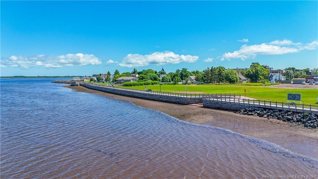 204 Jd Gauthier Blvd, Shippagan, NB