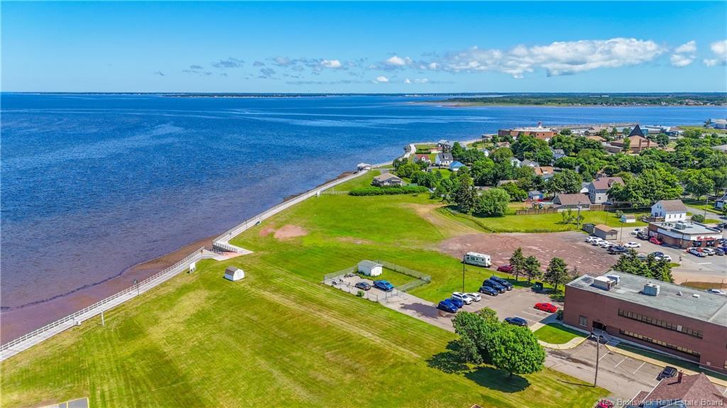 204 Jd Gauthier Blvd, Shippagan, NB