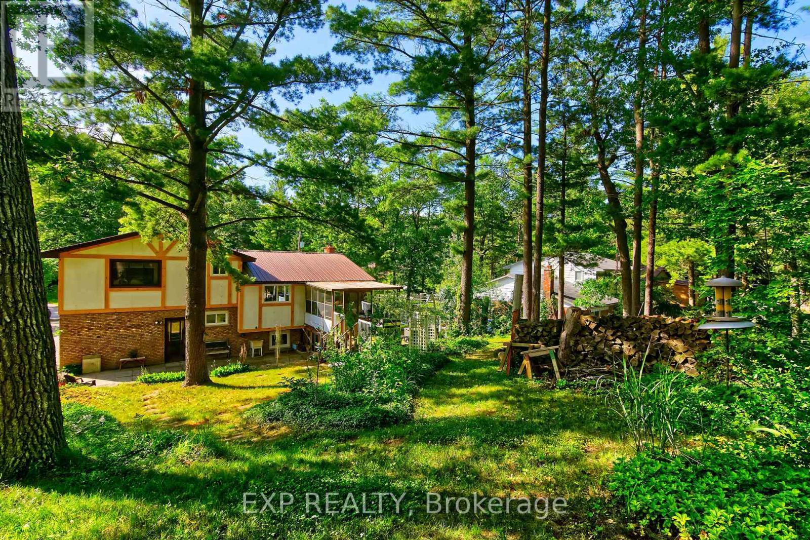 9995 Port Franks Estates Drive, Lambton Shores (Port Franks), ON - Outdoor