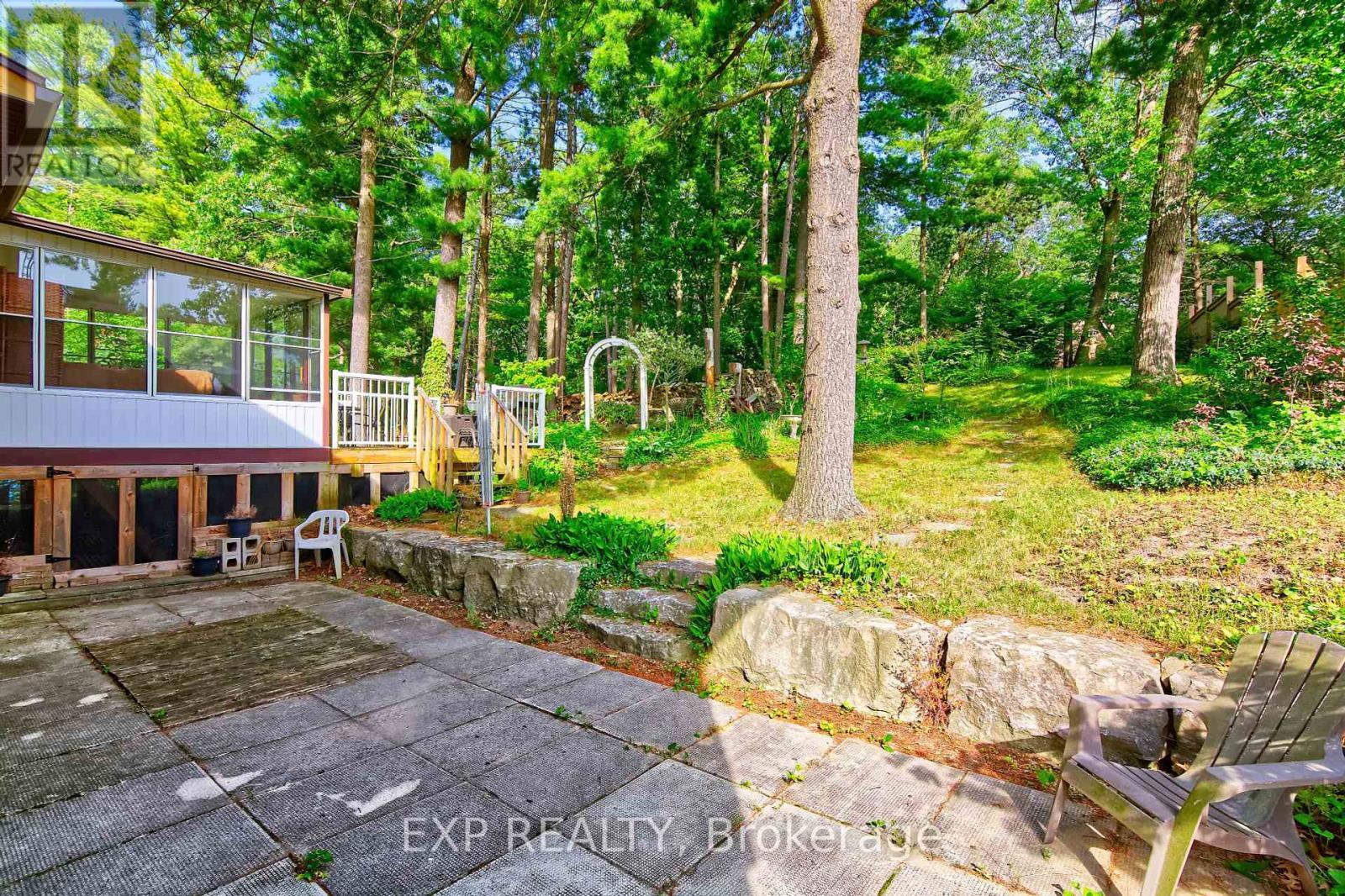 9995 Port Franks Estates Drive, Lambton Shores (Port Franks), ON - Outdoor