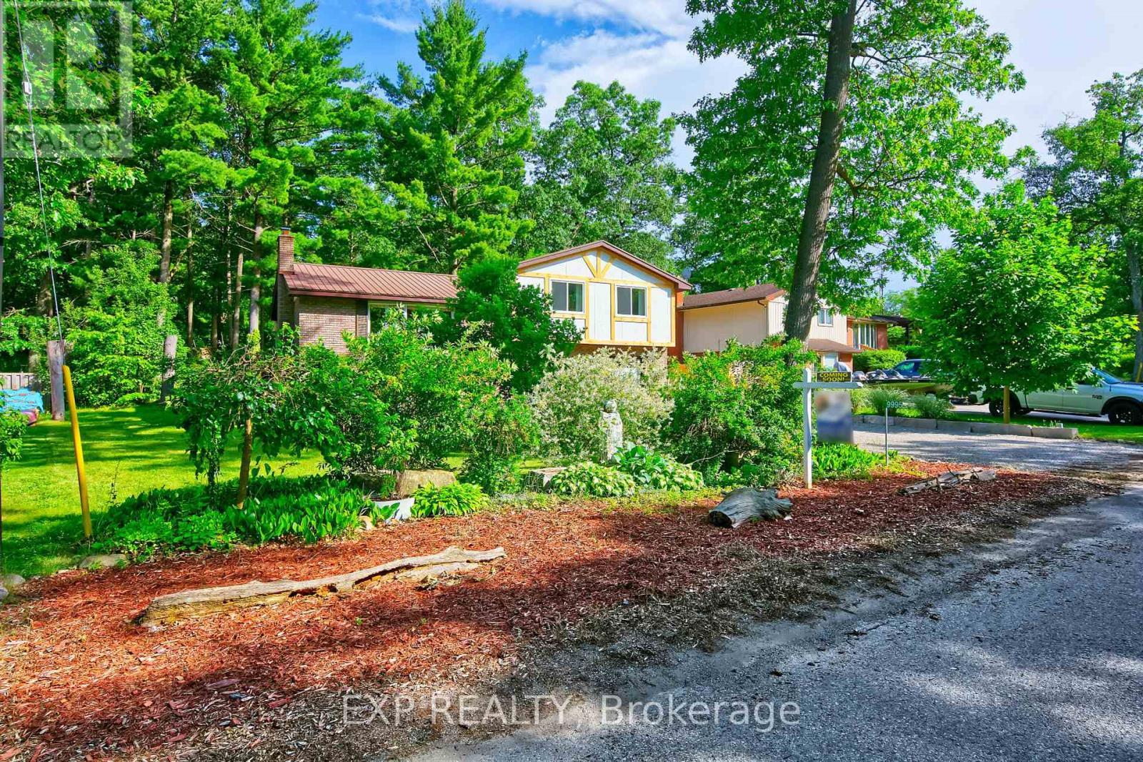 9995 Port Franks Estates Drive, Lambton Shores (Port Franks), ON - Outdoor