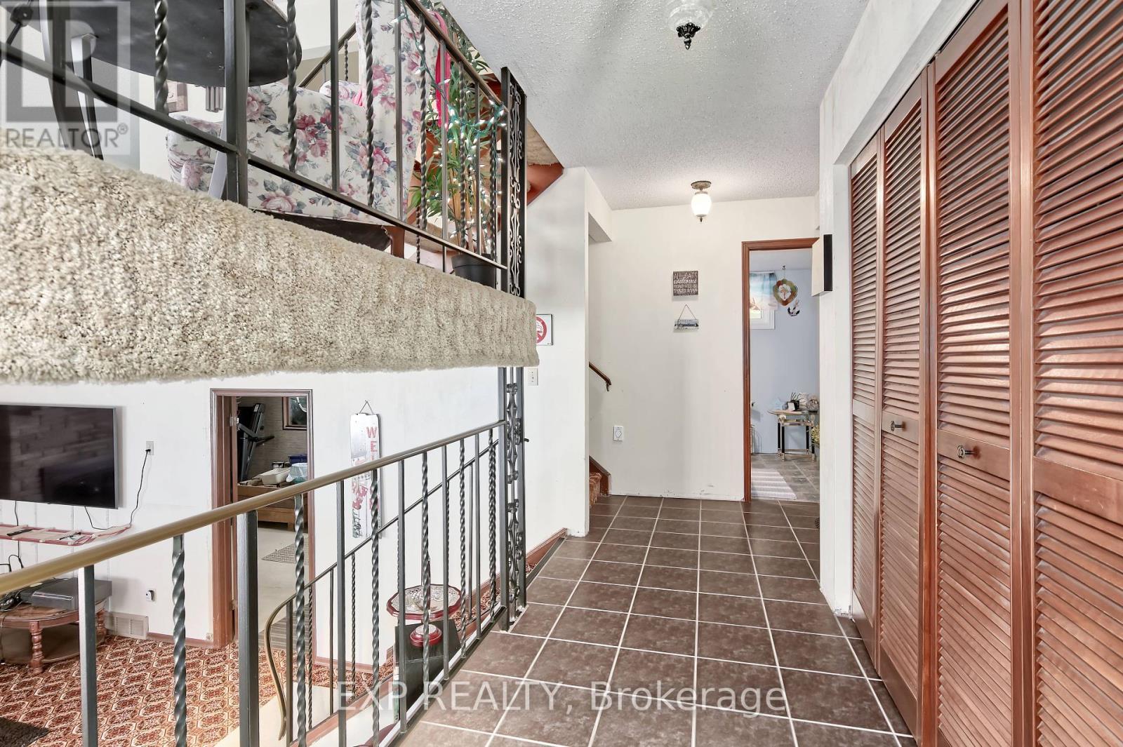 9995 Port Franks Estates Drive, Lambton Shores (Port Franks), ON - Indoor Photo Showing Other Room