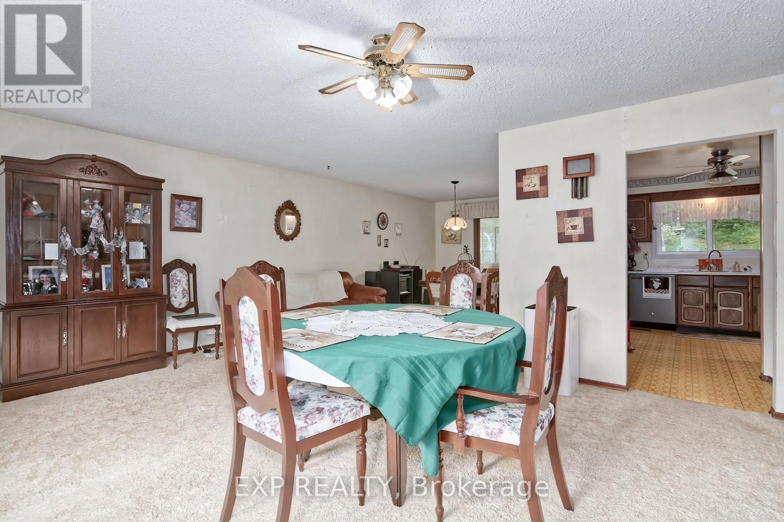 9995 Port Franks Estates Drive, Lambton Shores (Port Franks), ON - Indoor Photo Showing Dining Room