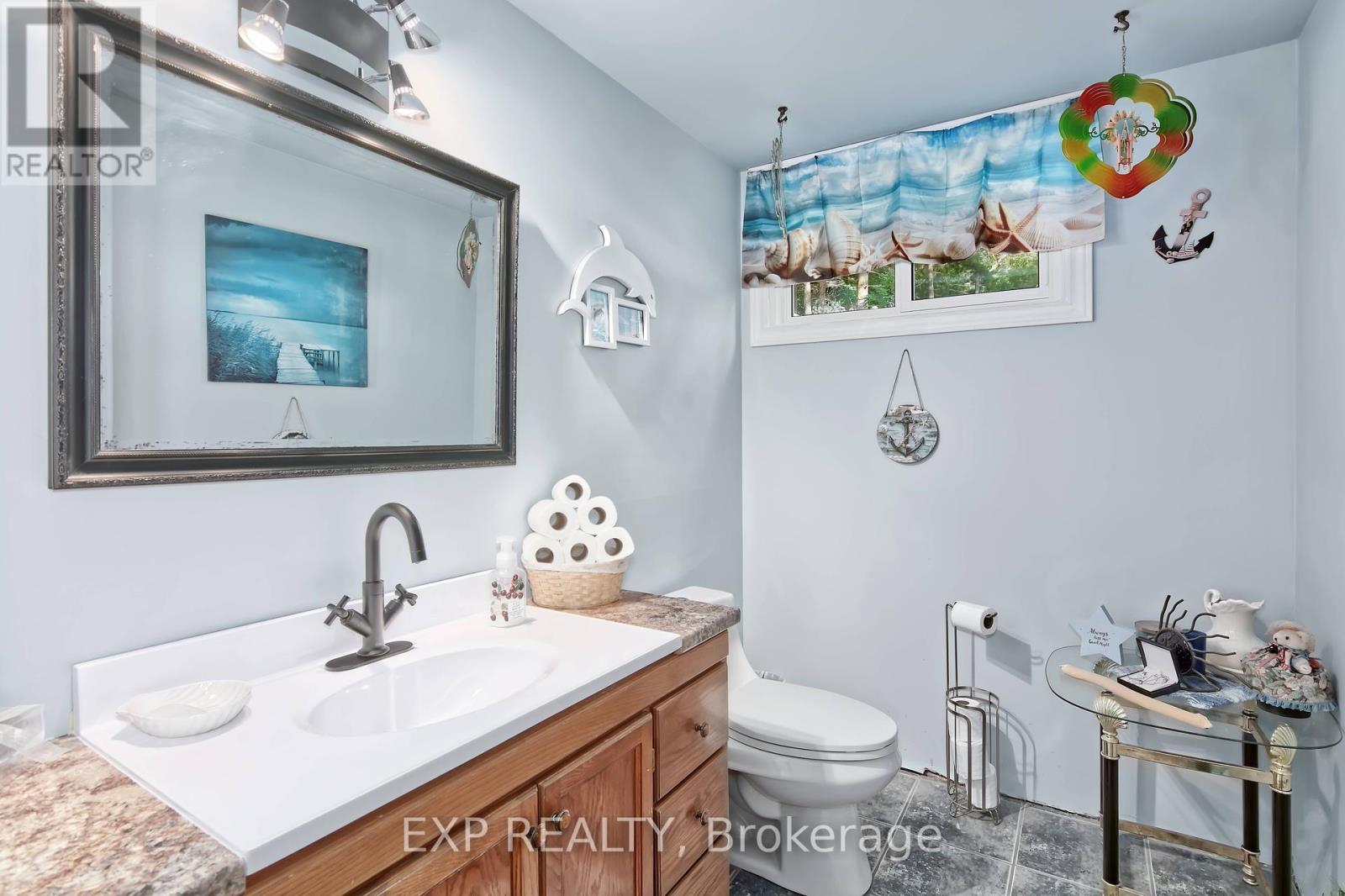 9995 Port Franks Estates Drive, Lambton Shores (Port Franks), ON - Indoor Photo Showing Bathroom