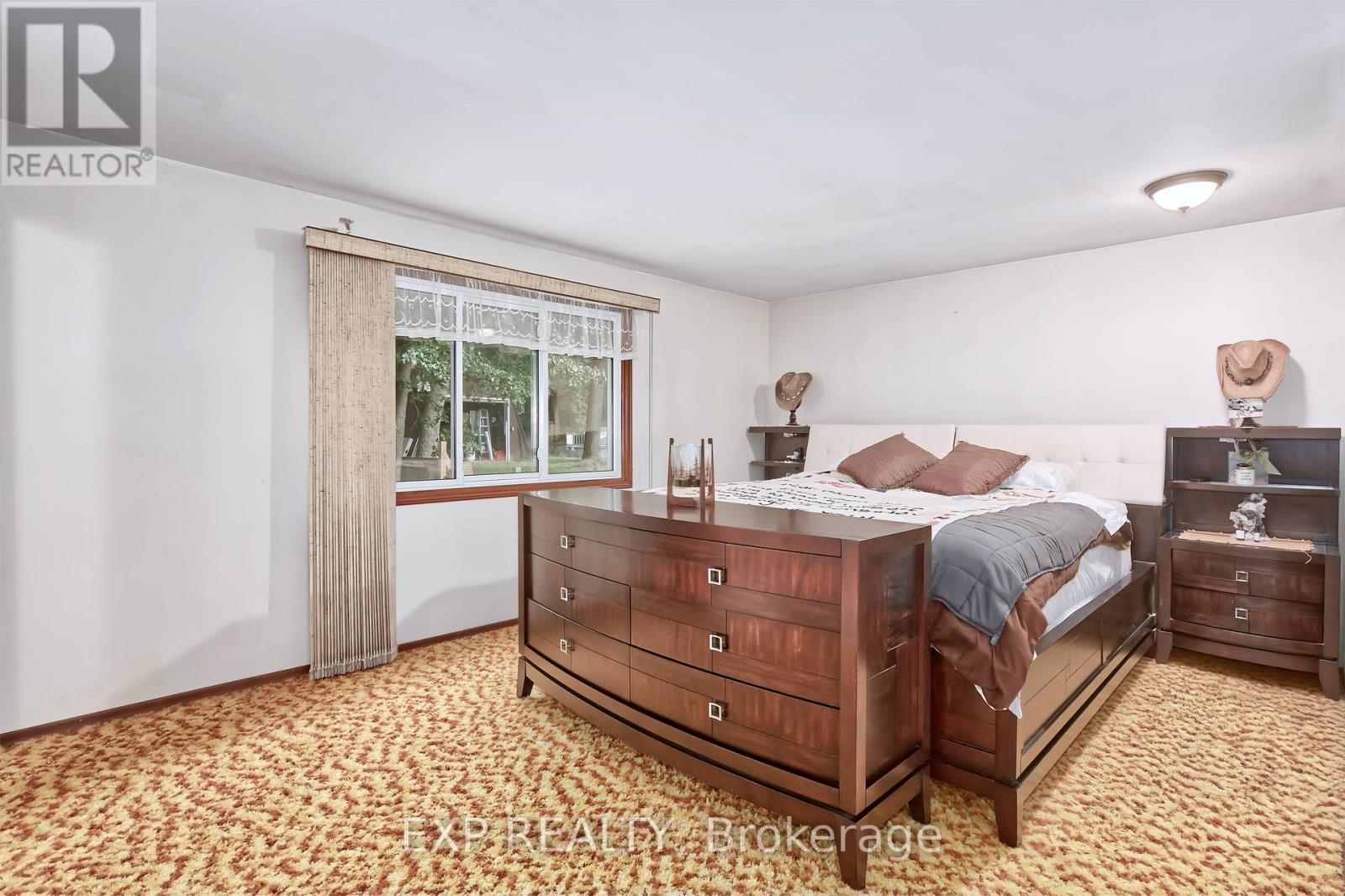 9995 Port Franks Estates Drive, Lambton Shores (Port Franks), ON - Indoor Photo Showing Bedroom