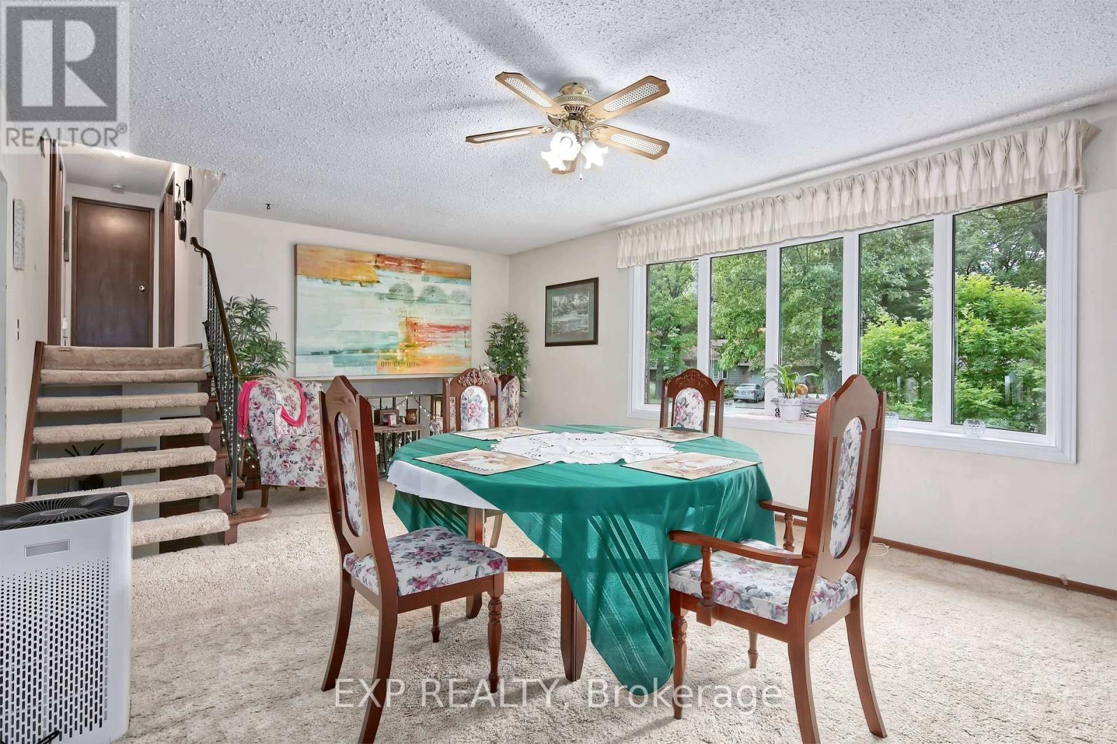 9995 Port Franks Estates Drive, Lambton Shores (Port Franks), ON - Indoor Photo Showing Dining Room