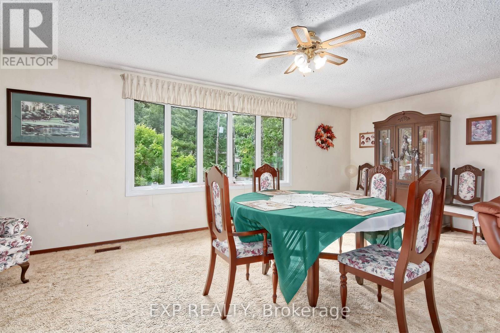 9995 Port Franks Estates Drive, Lambton Shores (Port Franks), ON - Indoor Photo Showing Dining Room