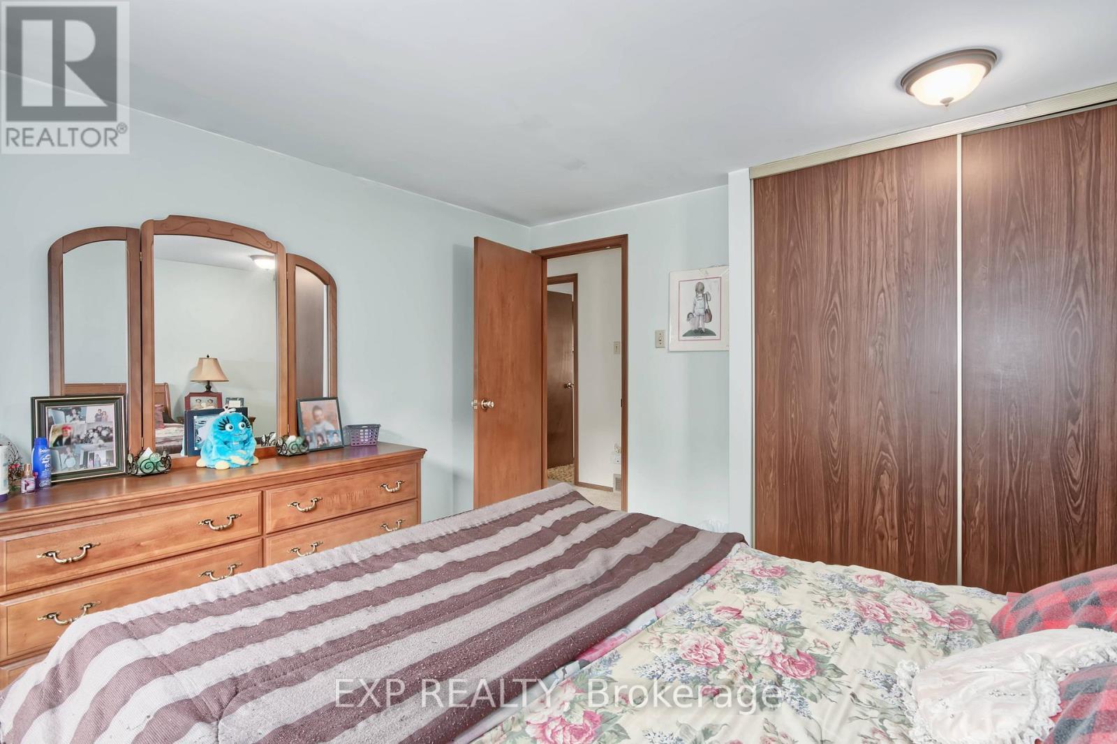 9995 Port Franks Estates Drive, Lambton Shores (Port Franks), ON - Indoor Photo Showing Bedroom