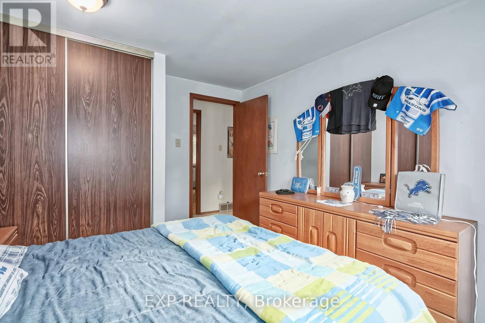 9995 Port Franks Estates Drive, Lambton Shores (Port Franks), ON - Indoor Photo Showing Bedroom