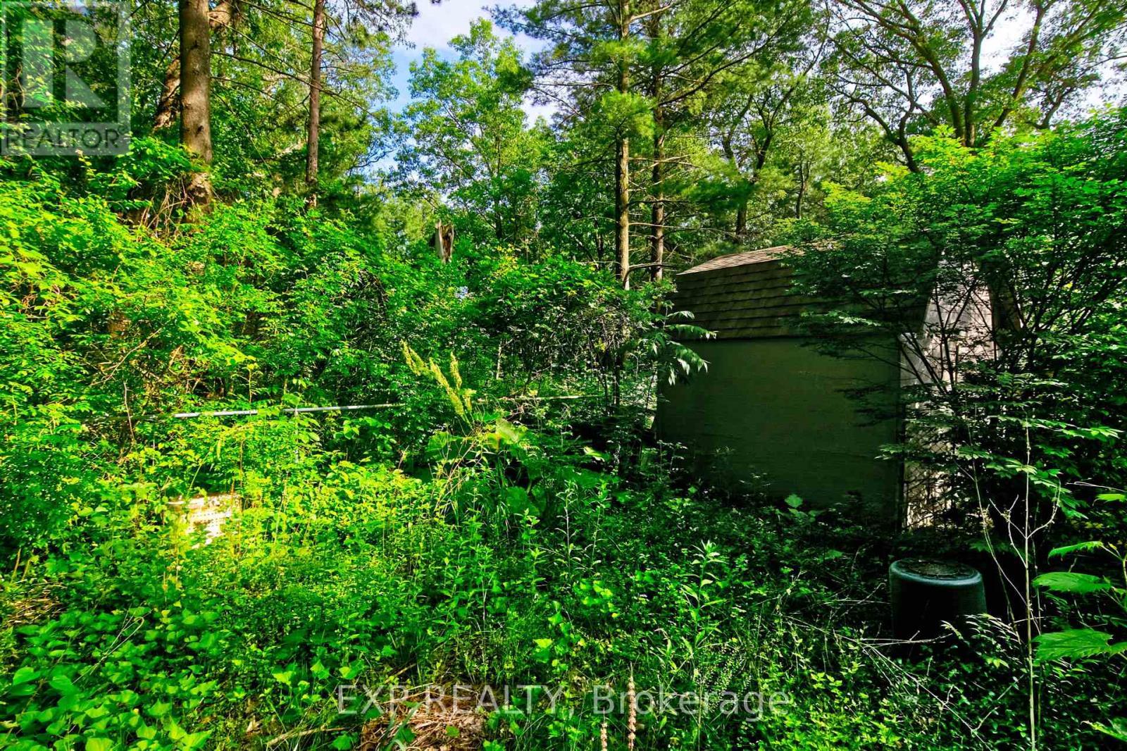 9995 Port Franks Estates Drive, Lambton Shores (Port Franks), ON - Outdoor