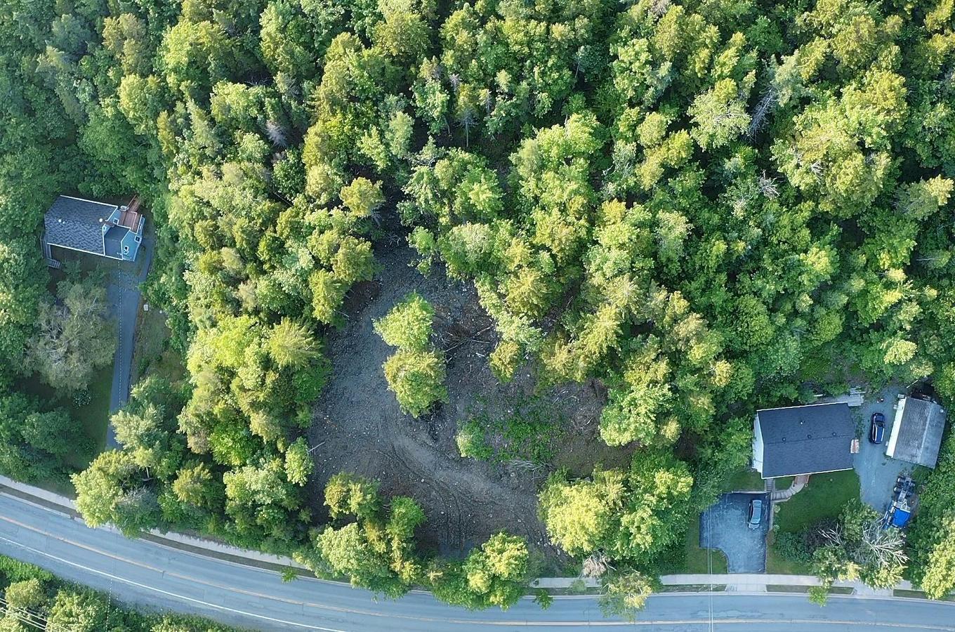 950 Fall River Road, Fall River, NS