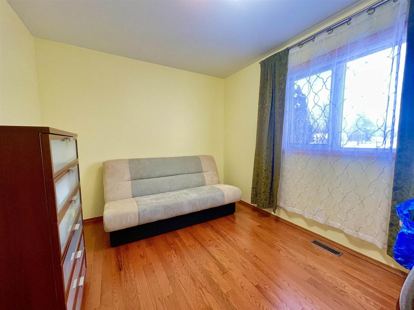 228 Taylor Street, Dryden, ON - Indoor Photo Showing Other Room