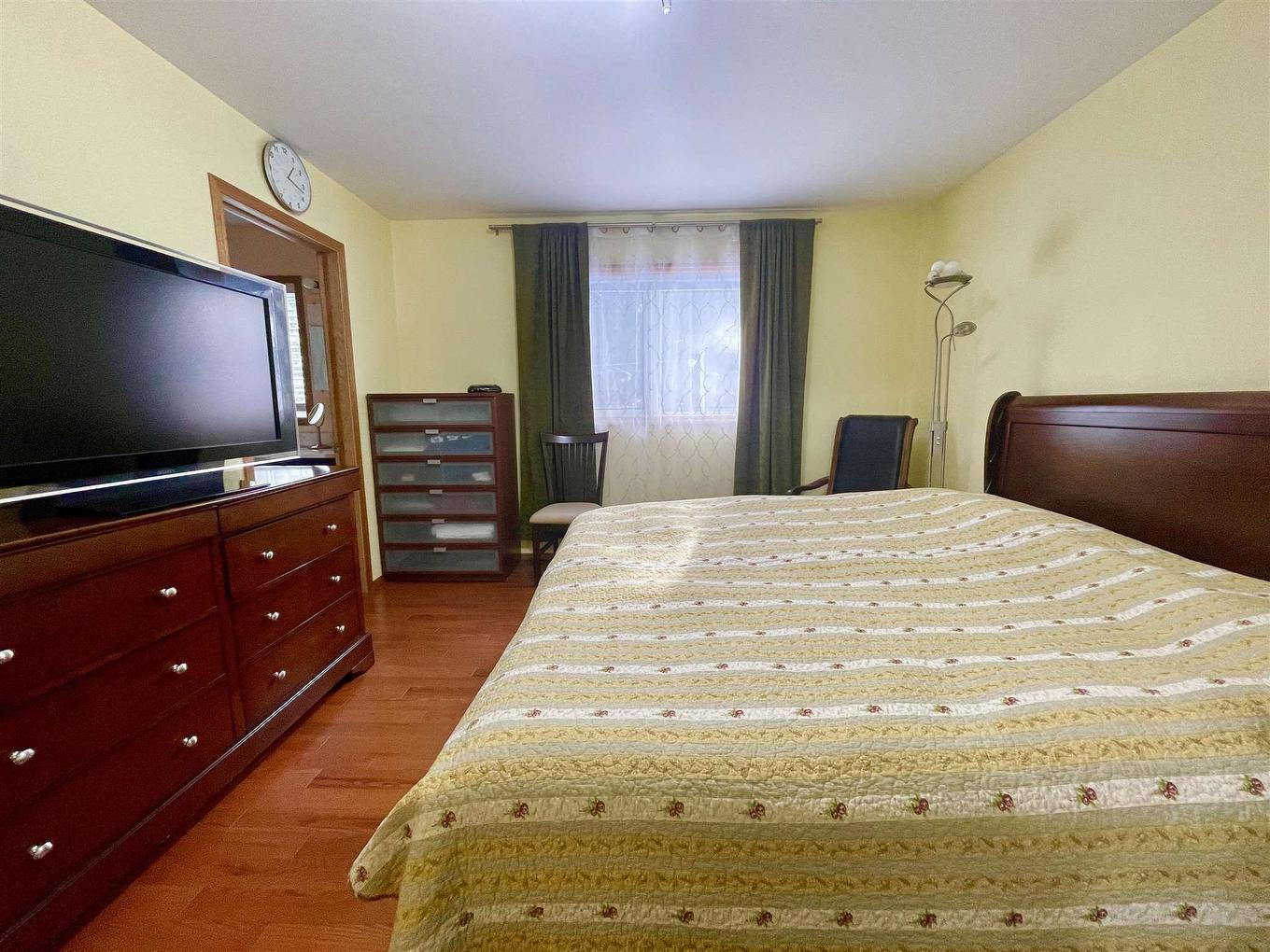 228 Taylor Street, Dryden, ON - Indoor Photo Showing Bedroom