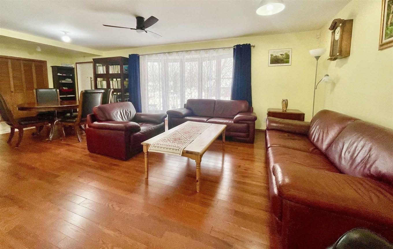 228 Taylor Street, Dryden, ON - Indoor Photo Showing Living Room