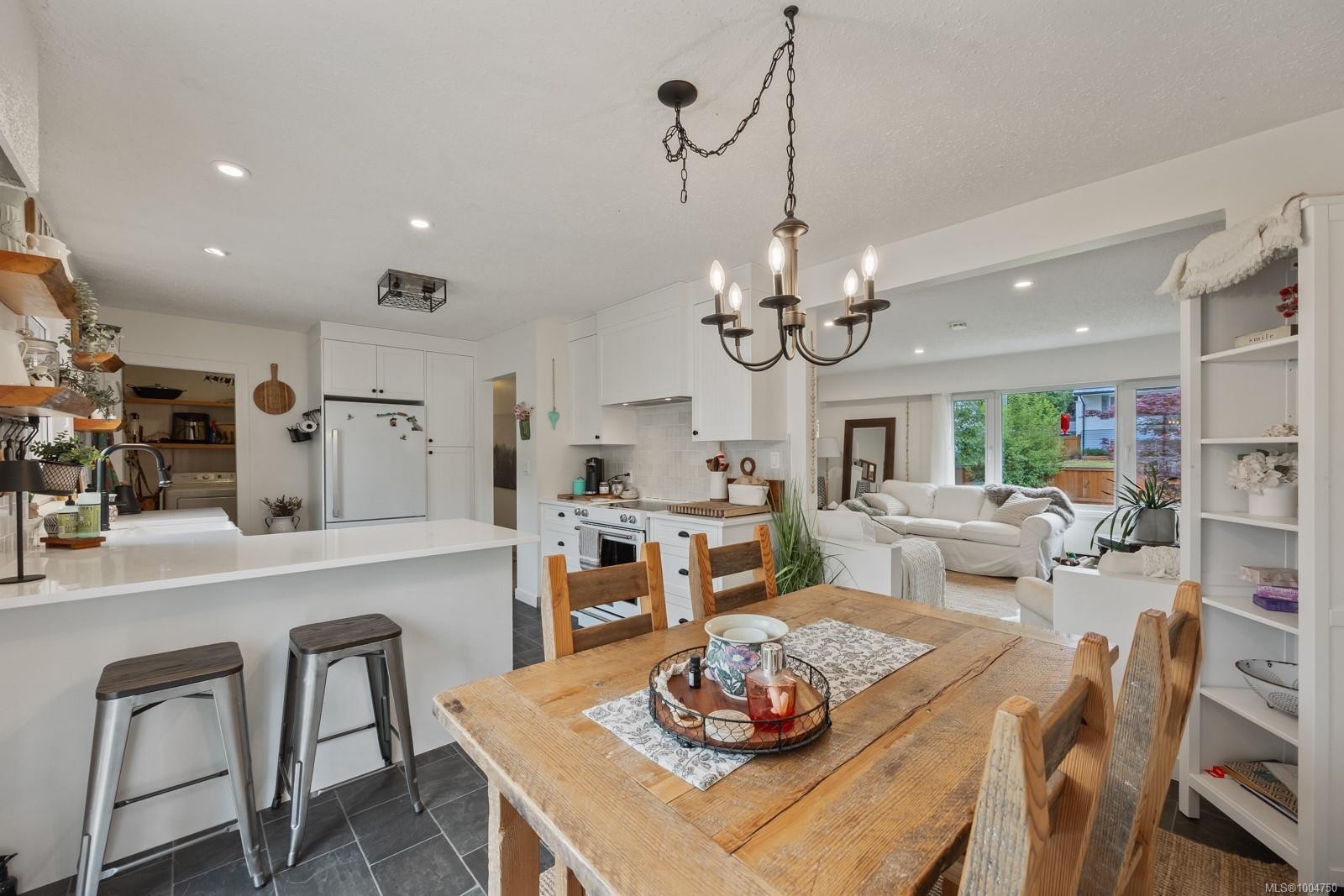 275 Centennial Dr, Courtenay, BC