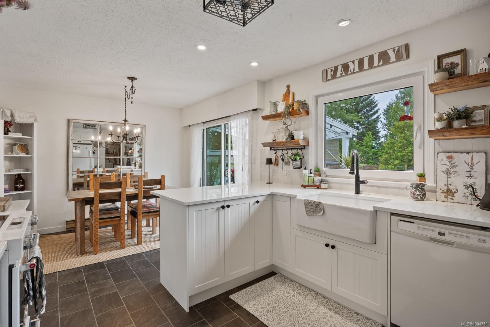 275 Centennial Dr, Courtenay, BC