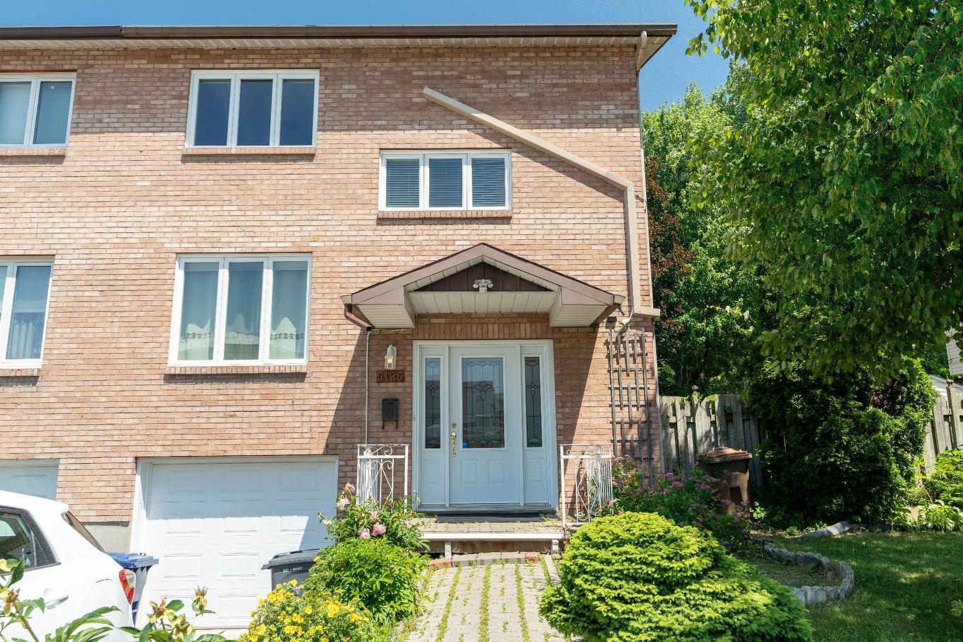 Frontage - 5125 Av. Clarendon, Laval (Chomedey), QC - Outdoor