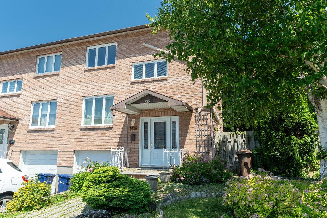 Frontage - 5125 Av. Clarendon, Laval (Chomedey), QC - Outdoor