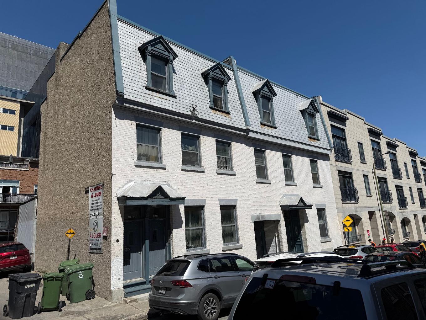 Frontage - 1089 - 1097 Av. De L'Hôtel-De-Ville, Montréal (Ville-Marie), QC