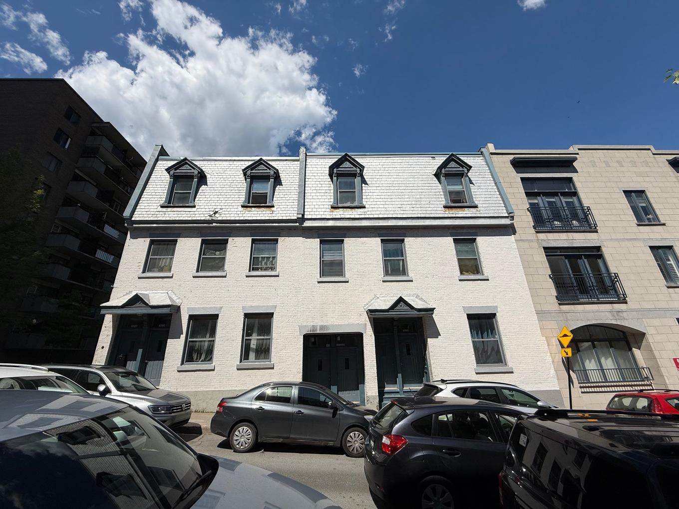 Frontage - 1089 - 1097 Av. De L'Hôtel-De-Ville, Montréal (Ville-Marie), QC