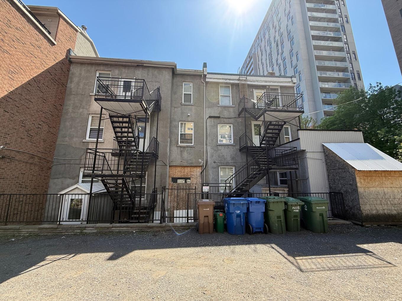 Back facade - 1089 - 1097 Av. De L'Hôtel-De-Ville, Montréal (Ville-Marie), QC