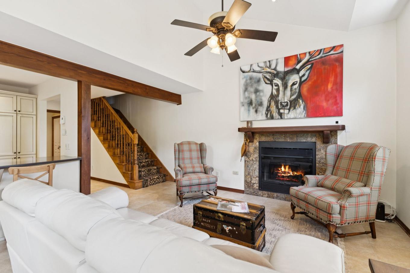 Cuisine - 1627 Ch. Du Golf, Mont-Tremblant, QC - Indoor Photo Showing Living Room With Fireplace
