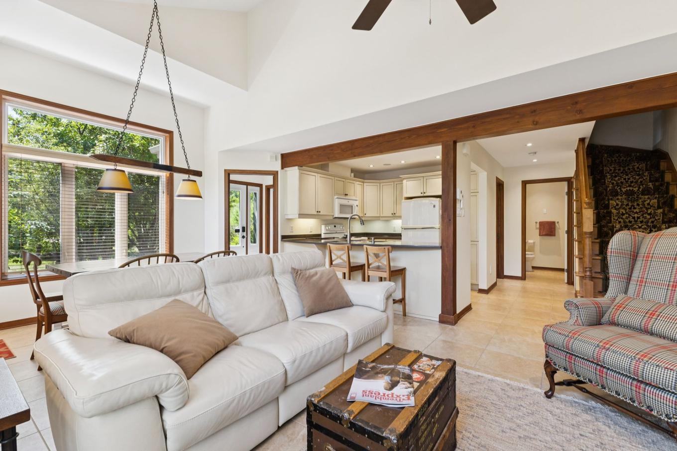 Cuisine - 1627 Ch. Du Golf, Mont-Tremblant, QC - Indoor Photo Showing Living Room