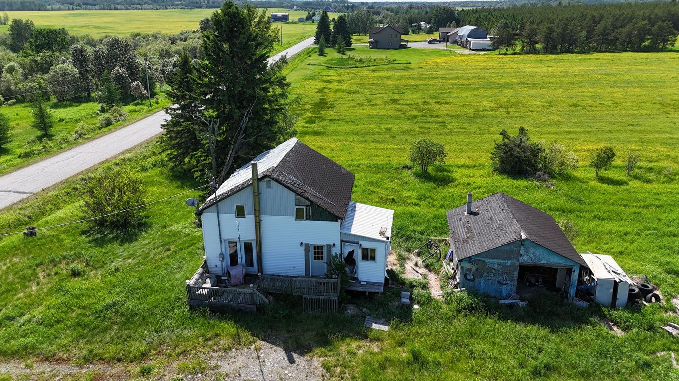 Photo aérienne - 311 8E-Et-9E-Rang O., Sainte-Gertrude-Manneville, QC - Outdoor With View