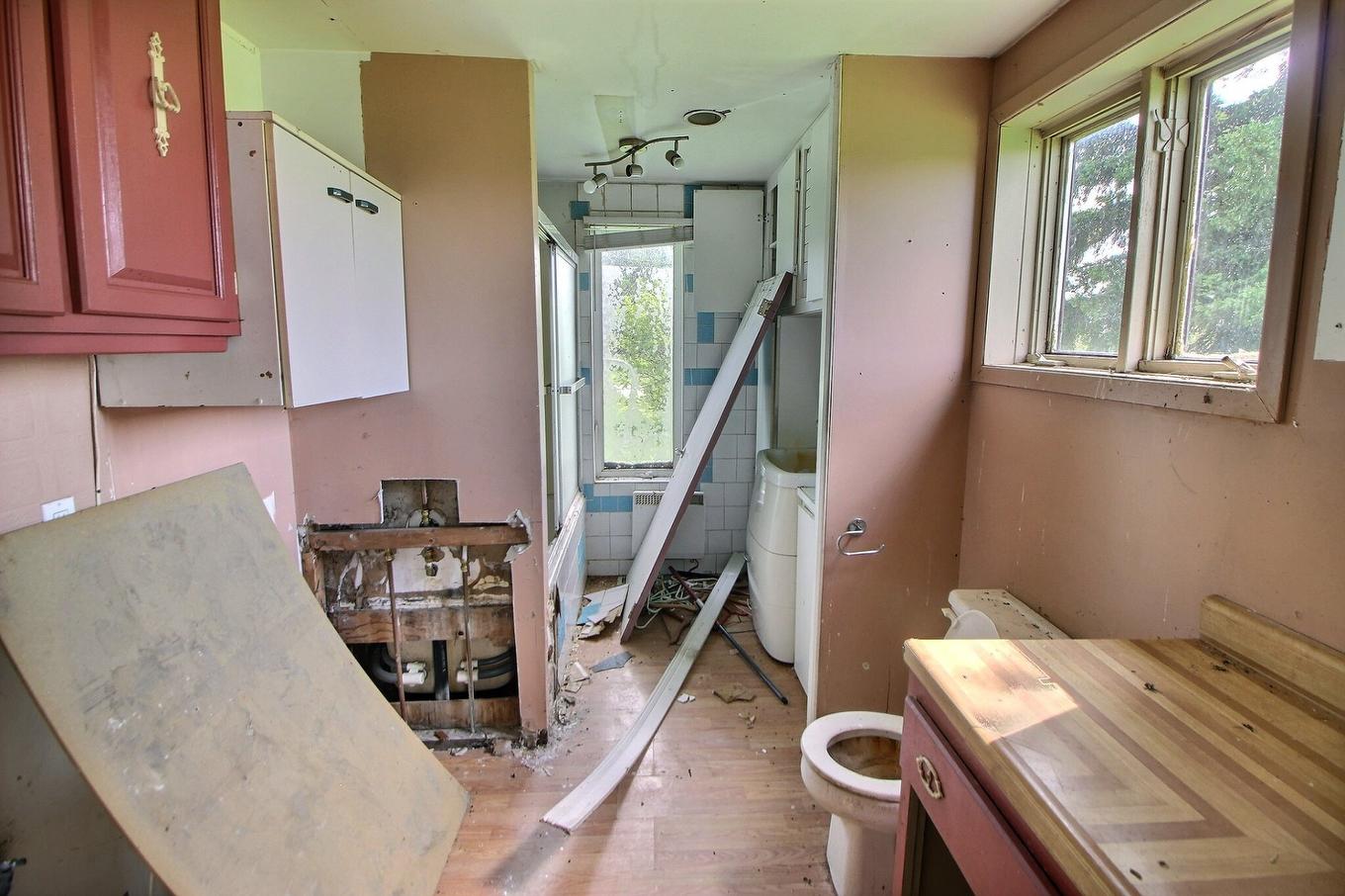 Salle de bains - 311 8E-Et-9E-Rang O., Sainte-Gertrude-Manneville, QC - Indoor Photo Showing Other Room