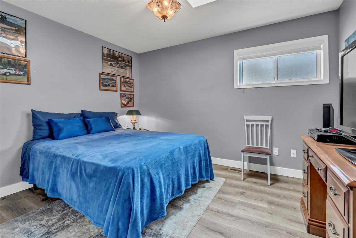 55 Kingfisher Drive, Penticton, BC - Indoor Photo Showing Bedroom