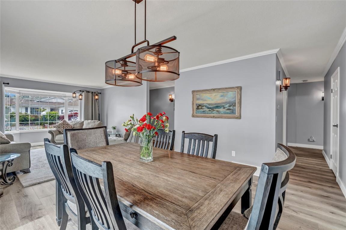 55 Kingfisher Drive, Penticton, BC - Indoor Photo Showing Dining Room