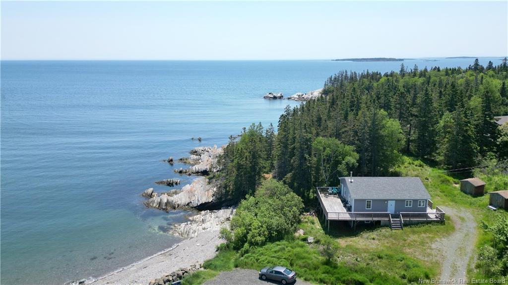 22 Pettes Cove Rd, Grand Manan, NB