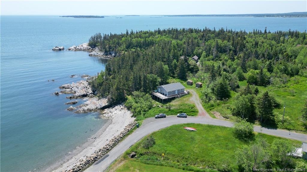 22 Pettes Cove Rd, Grand Manan, NB