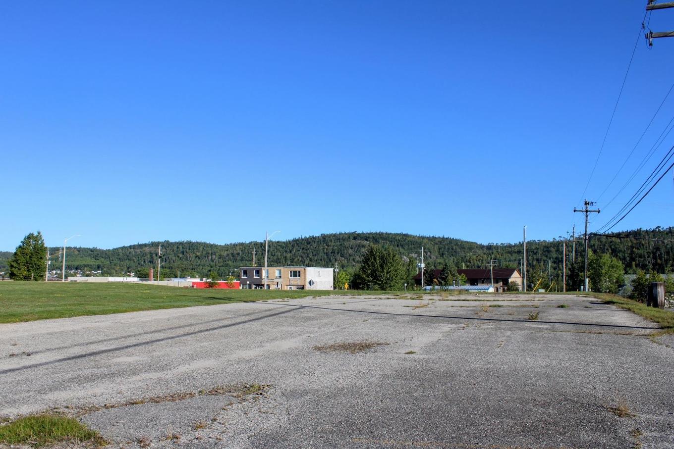 2 Deer Street, Manitouwadge, ON