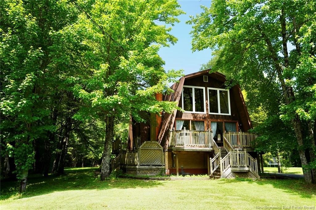 305 Youghall Dr, Bathurst, NB