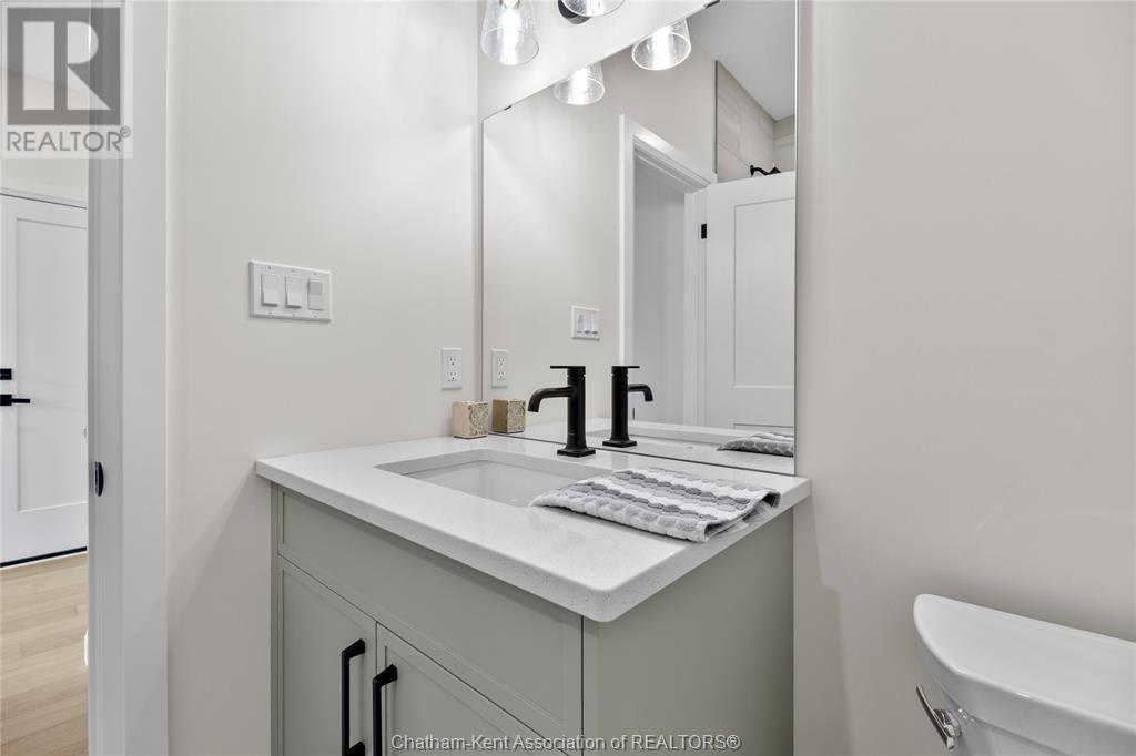 63 Compass Trail Unit# 35, Port Stanley, ON - Indoor Photo Showing Bathroom