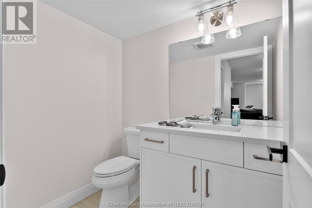 63 Compass Trail Unit# 35, Port Stanley, ON - Indoor Photo Showing Bathroom