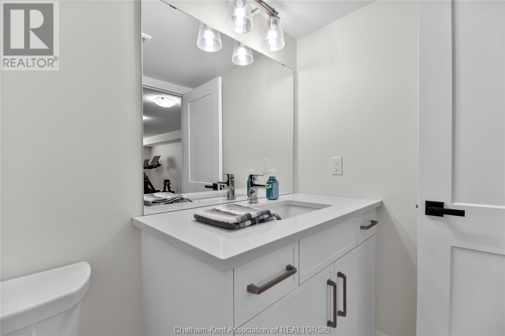 63 Compass Trail Unit# 35, Port Stanley, ON - Indoor Photo Showing Bathroom