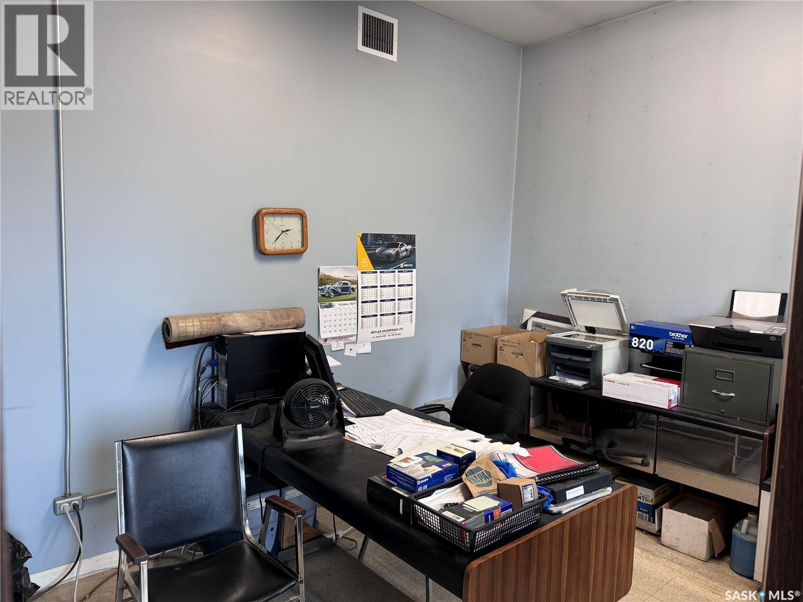 111 South Service Road, Wynyard, SK