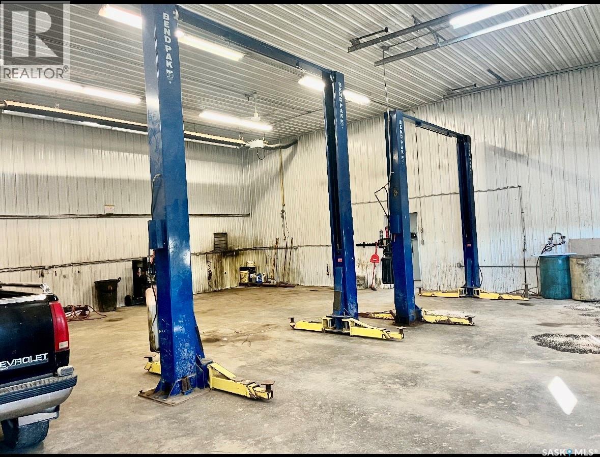 111 South Service Road, Wynyard, SK