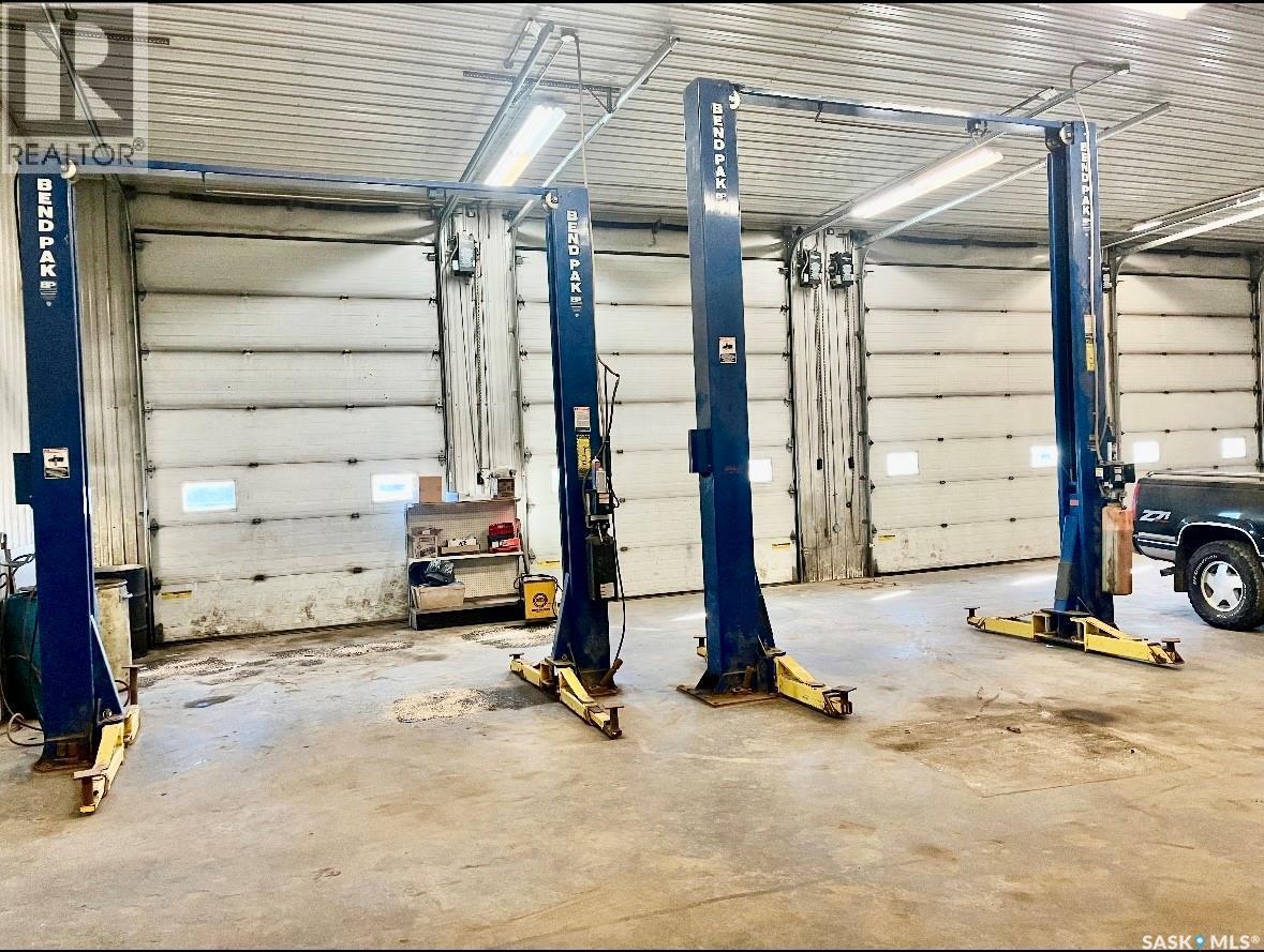 111 South Service Road, Wynyard, SK